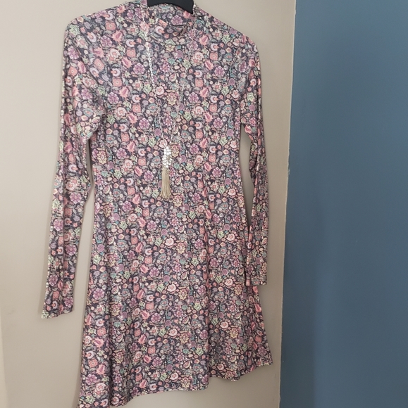 ADORABLE FLORAL MOCK NECK SHIFT DRESS🌾 - Picture 3 of 8